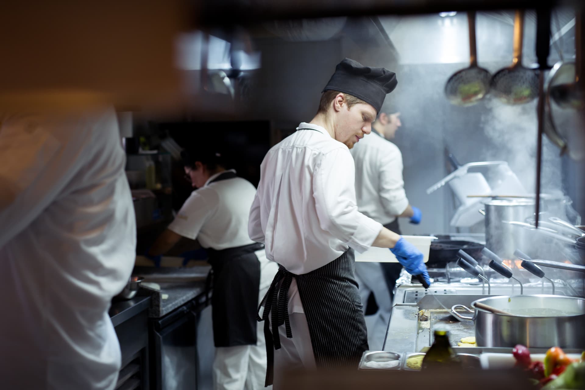 restaurant dark kitchen